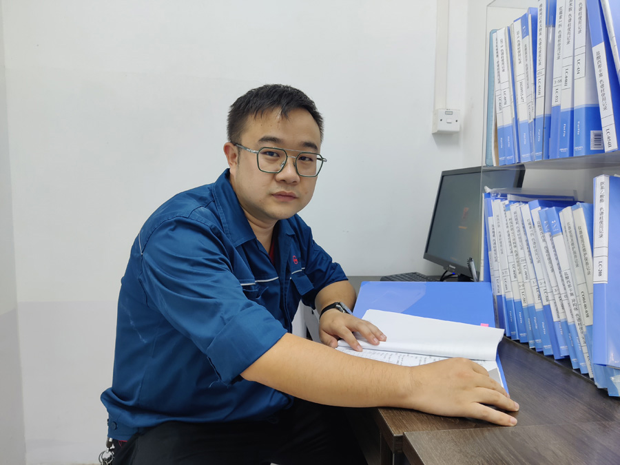 2022年度AG真人官方网医药优异科技斗争者——冯时宇